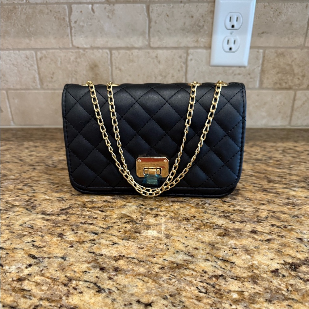 Black Quilted Chain Shoulder Bag
Brand New
